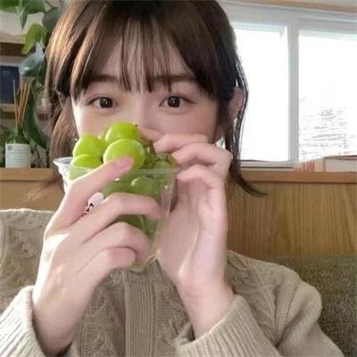 戴红头巾的女孩